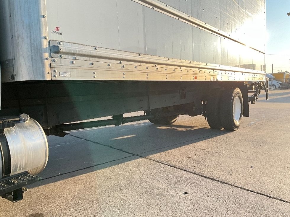 Medium Duty Box Truck-Light and Medium Duty Trucks-International-2022-MV607-Dallas-TX-186,532\n\t\tmiles-$ 66,500 - Image 5