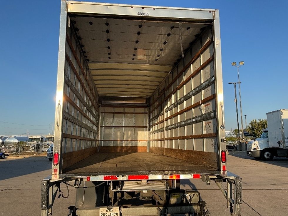 Medium Duty Box Truck-Light and Medium Duty Trucks-International-2022-MV607-Dallas-TX-186,532\n\t\tmiles-$ 66,500 - Image 8