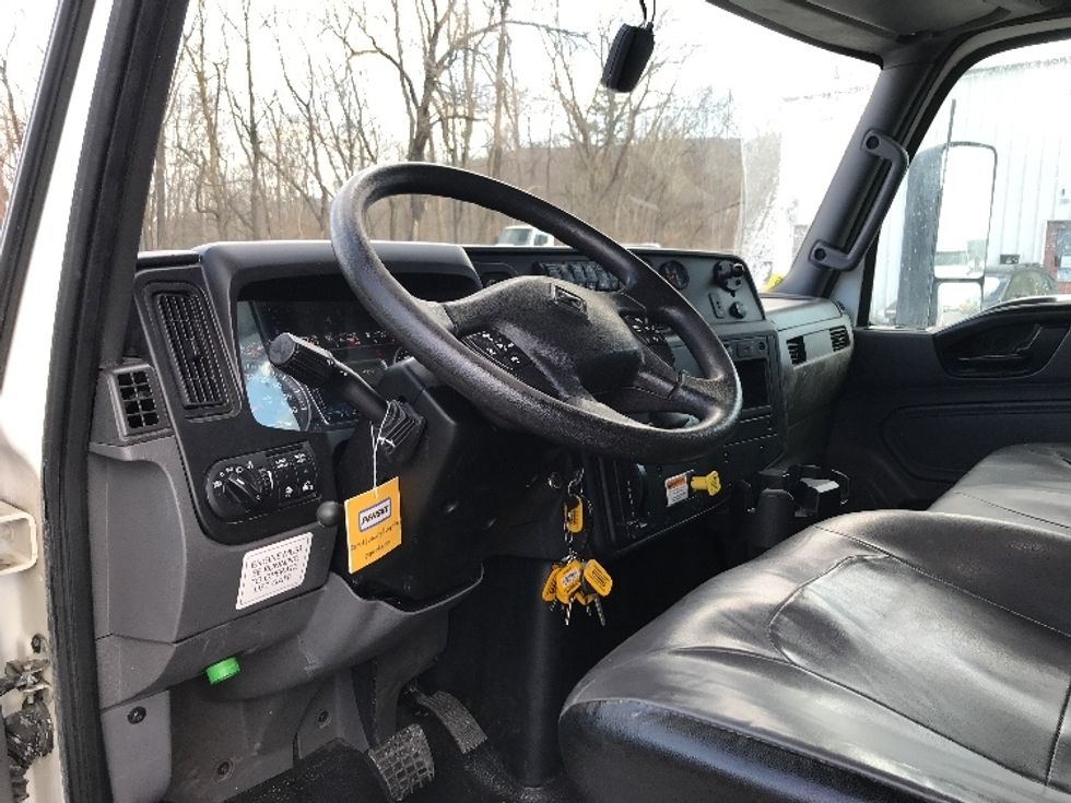 Medium Duty Box Truck-Light and Medium Duty Trucks-International-2022-MV607-Dallas-TX-228,845\n\t\tmiles-$ 55,750 - Image 17