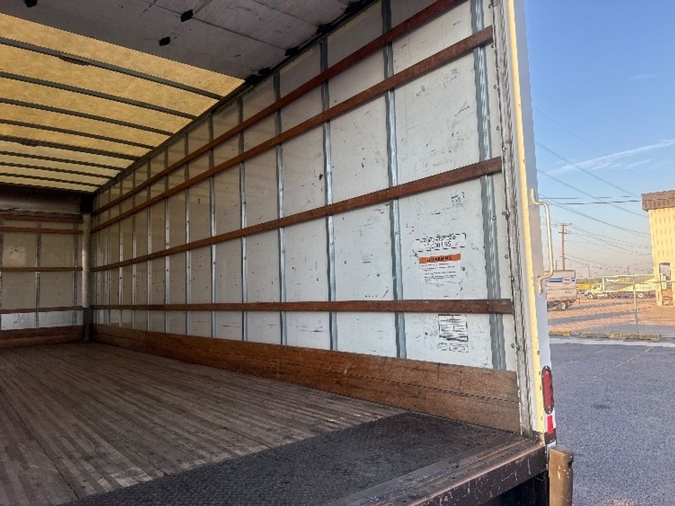 Medium Duty Box Truck-Light and Medium Duty Trucks-International-2022-MV607-Dallas-TX-240,024\n\t\tmiles-$ 43,000 - Image 11