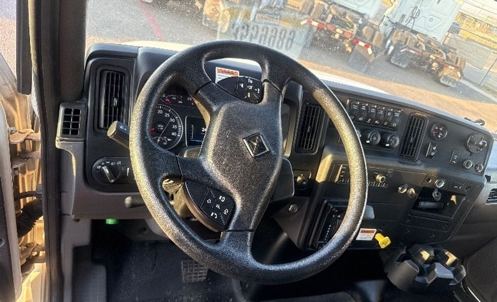 Medium Duty Box Truck-Light and Medium Duty Trucks-International-2022-MV607-Dallas-TX-240,024\n\t\tmiles-$ 43,000 - Image 16