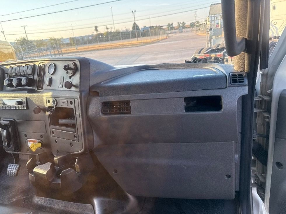 Medium Duty Box Truck-Light and Medium Duty Trucks-International-2022-MV607-Dallas-TX-240,024\n\t\tmiles-$ 43,000 - Image 20