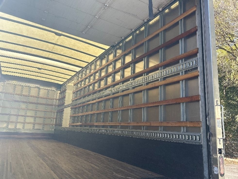Medium Duty Box Truck-Light and Medium Duty Trucks-International-2022-MV607-Dalton-GA-205,943\n\t\tmiles-$ 56,250 - Image 11