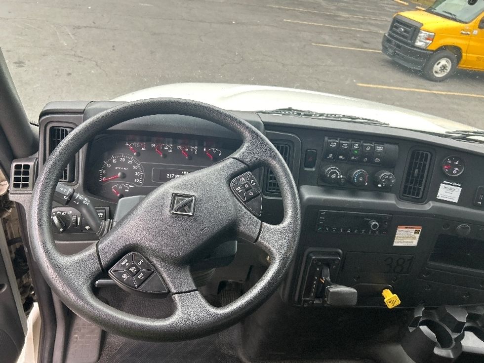 Medium Duty Box Truck-Light and Medium Duty Trucks-International-2022-MV607-Dalton-GA-224,328\n\t\tmiles-$ 52,750 - Image 18