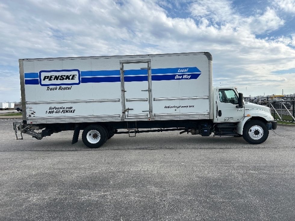 Medium Duty Box Truck-Light and Medium Duty Trucks-International-2022-MV607-Davenport-IA-140,182\n\t\tmiles-$ 68,000 - Image 15
