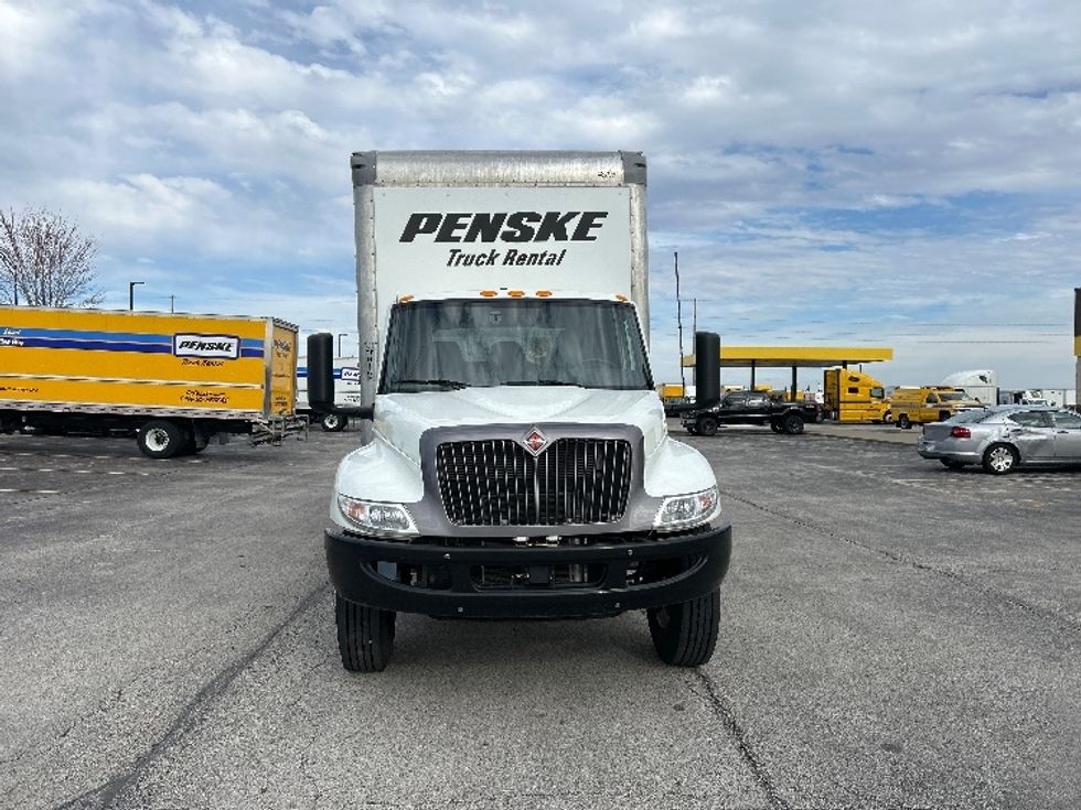 Medium Duty Box Truck-Light and Medium Duty Trucks-International-2022-MV607-Davenport-IA-140,182\n\t\tmiles-$ 68,000 - Image 2