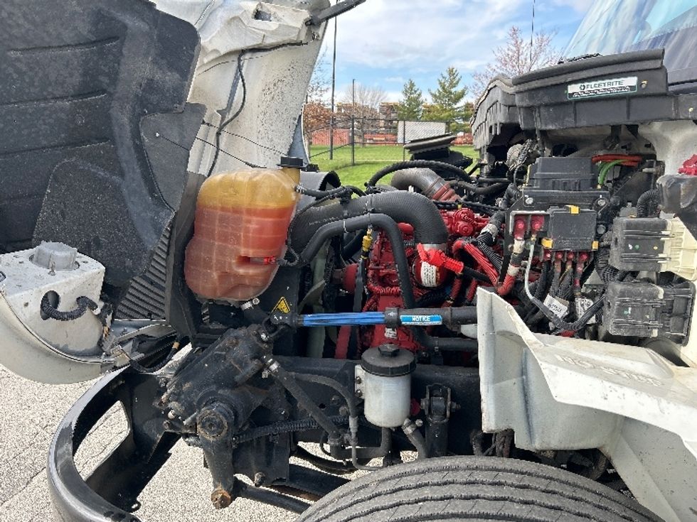 Medium Duty Box Truck-Light and Medium Duty Trucks-International-2022-MV607-Davenport-IA-140,182\n\t\tmiles-$ 68,000 - Image 24