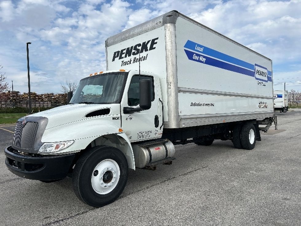 Medium Duty Box Truck-Light and Medium Duty Trucks-International-2022-MV607-Davenport-IA-140,182\n\t\tmiles-$ 68,000 - Image 3