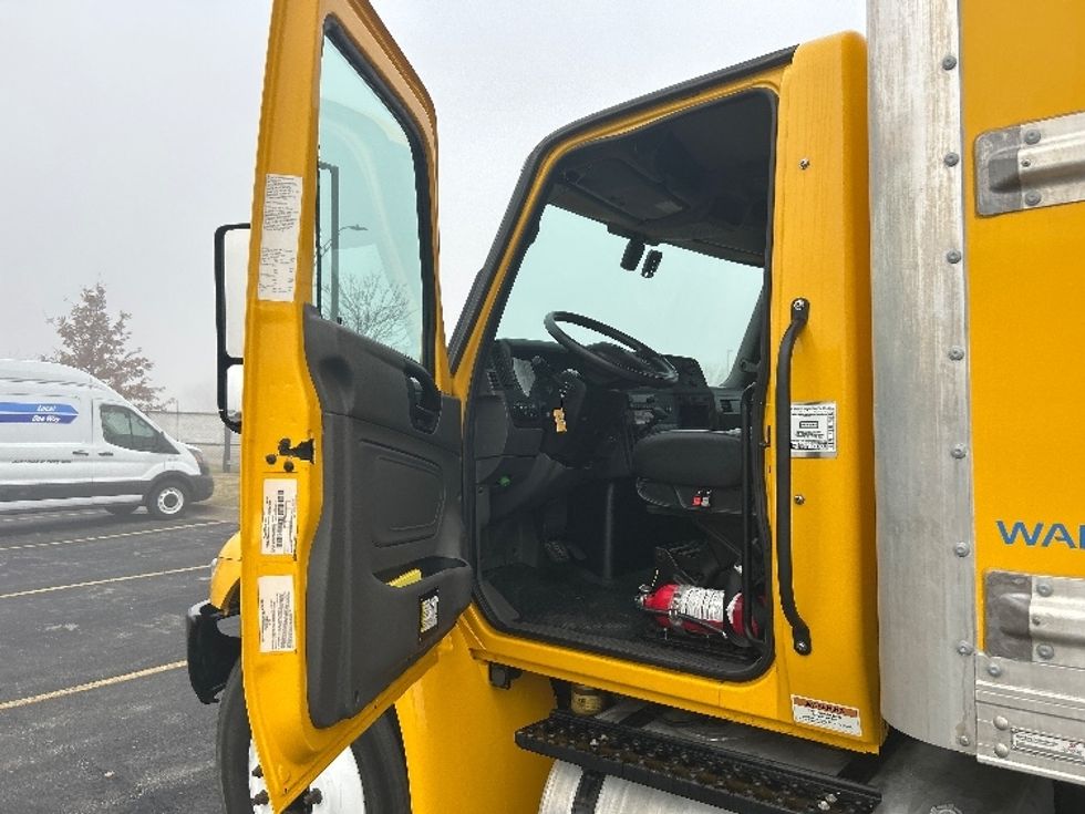Medium Duty Box Truck-Light and Medium Duty Trucks-International-2022-MV607-Davenport-IA-81,401\n\t\tmiles-$ 74,750 - Image 16