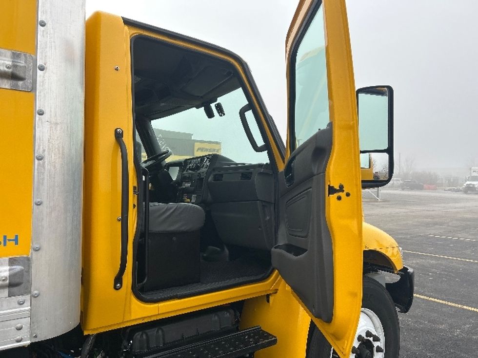 Medium Duty Box Truck-Light and Medium Duty Trucks-International-2022-MV607-Davenport-IA-81,401\n\t\tmiles-$ 74,750 - Image 20