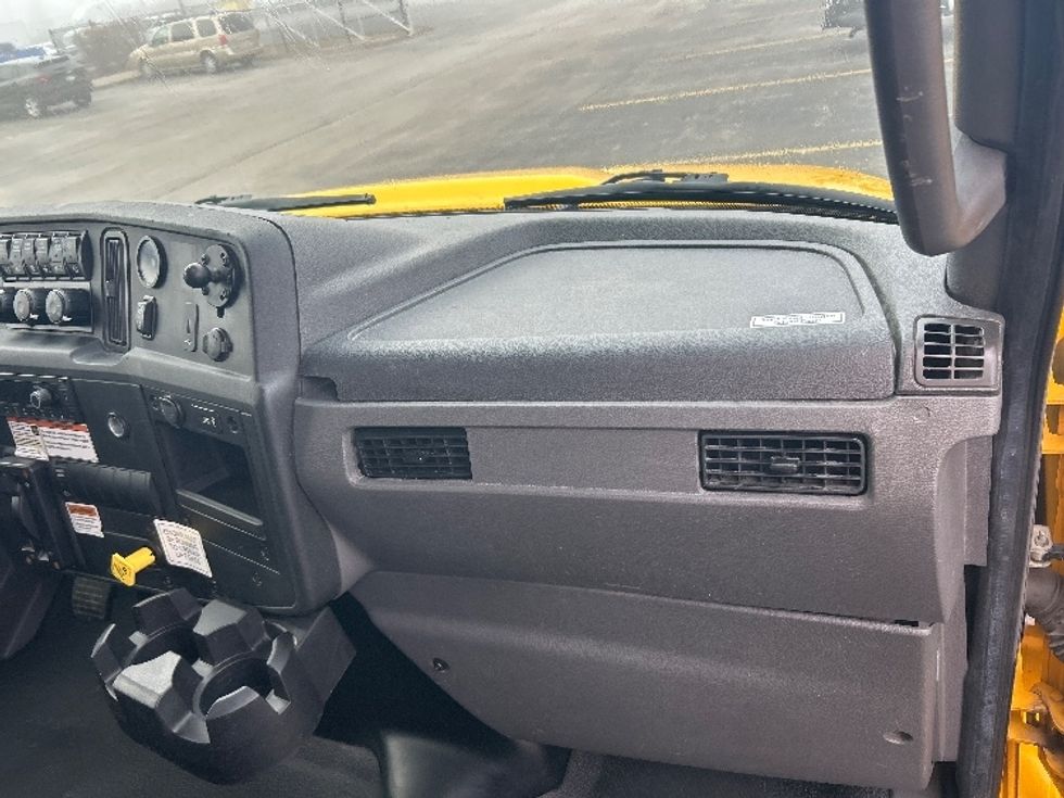 Medium Duty Box Truck-Light and Medium Duty Trucks-International-2022-MV607-Davenport-IA-81,401\n\t\tmiles-$ 74,750 - Image 21