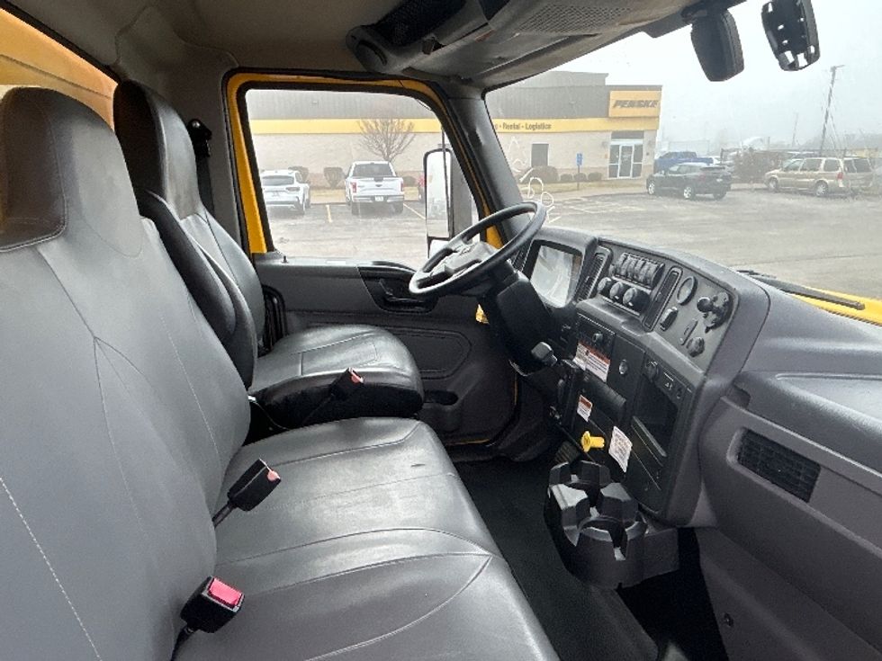 Medium Duty Box Truck-Light and Medium Duty Trucks-International-2022-MV607-Davenport-IA-81,401\n\t\tmiles-$ 74,750 - Image 22