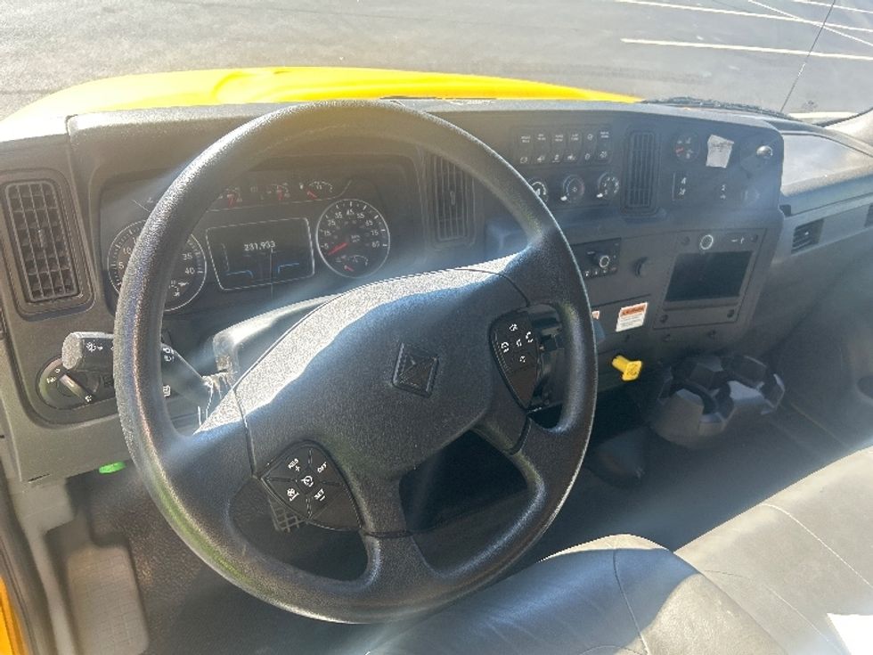 Medium Duty Box Truck-Light and Medium Duty Trucks-International-2022-MV607-Dayton-OH-231,960\n\t\tmiles-$ 40,000 - Image 17