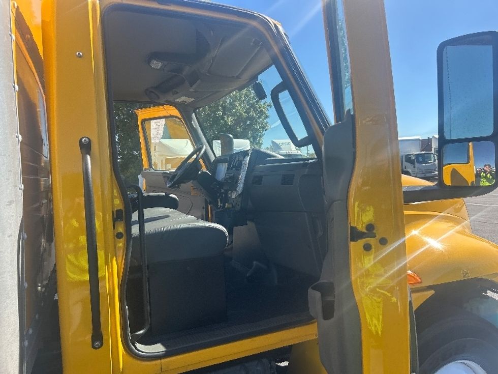 Medium Duty Box Truck-Light and Medium Duty Trucks-International-2022-MV607-Dayton-OH-231,960\n\t\tmiles-$ 40,000 - Image 20