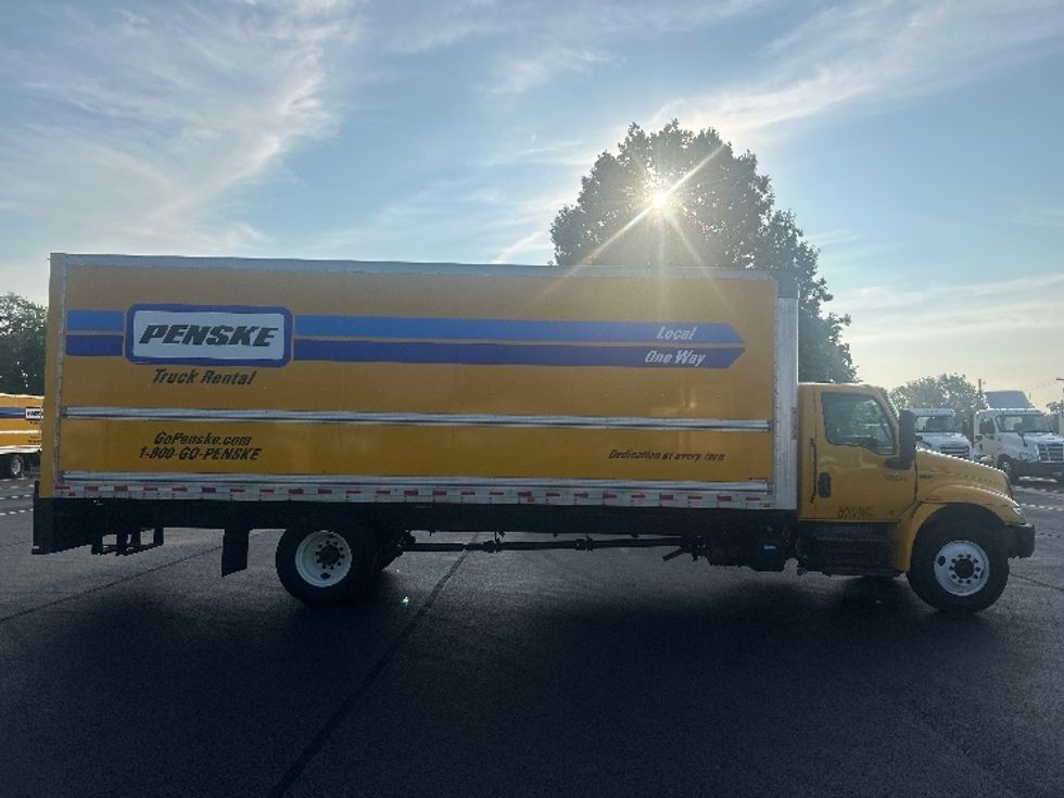 Medium Duty Box Truck-Light and Medium Duty Trucks-International-2022-MV607-Dayton-OH-237,572\n\t\tmiles-$ 39,250 - Image 15
