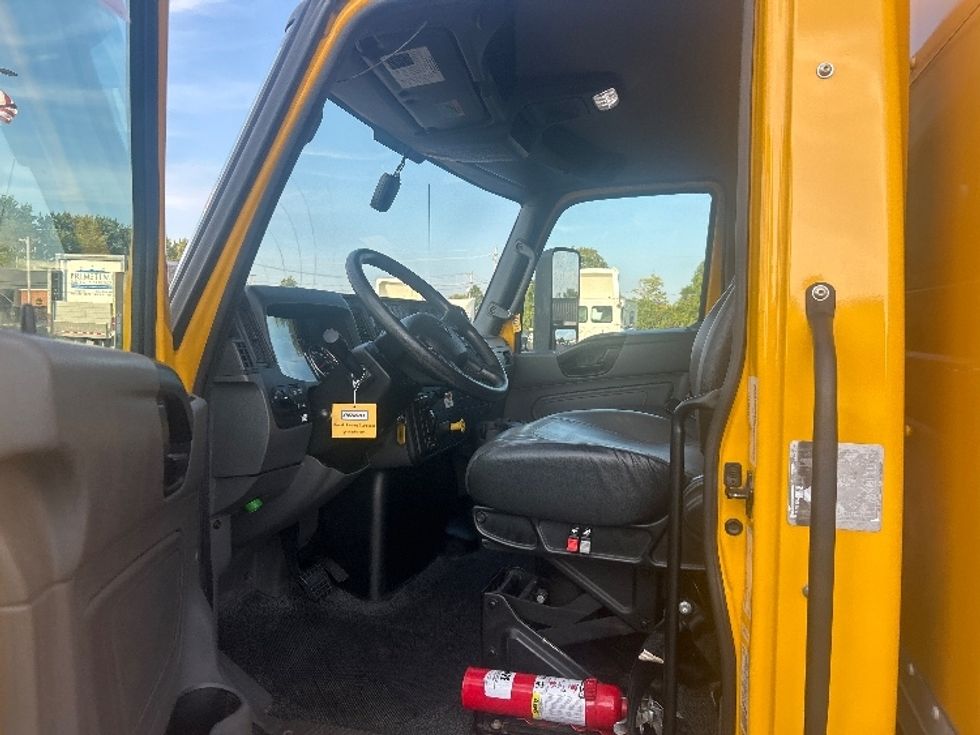 Medium Duty Box Truck-Light and Medium Duty Trucks-International-2022-MV607-Dayton-OH-237,572\n\t\tmiles-$ 39,250 - Image 16