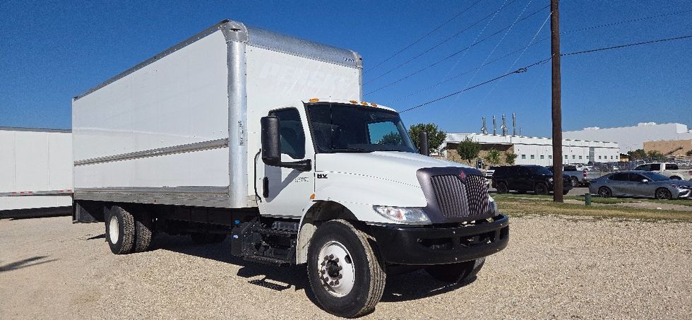 Medium Duty Box Truck-Light and Medium Duty Trucks-International-2022-MV607-Denton-TX-238,111\n\t\tmiles-$ 43,250 - Image 1