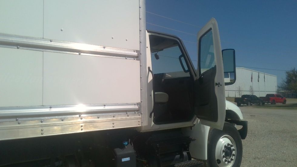 Medium Duty Box Truck-Light and Medium Duty Trucks-International-2022-MV607-Denton-TX-238,111\n\t\tmiles-$ 43,250 - Image 20