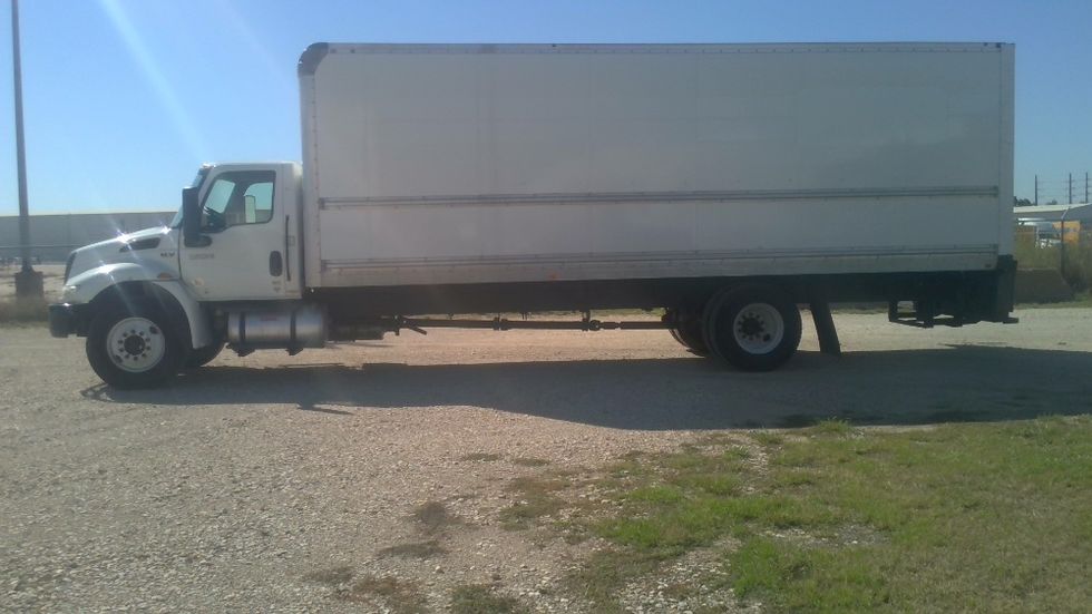 Medium Duty Box Truck-Light and Medium Duty Trucks-International-2022-MV607-Denton-TX-238,111\n\t\tmiles-$ 43,250 - Image 4