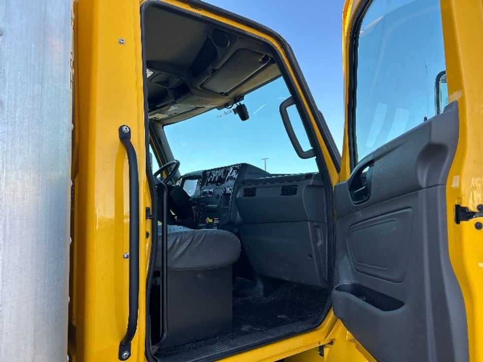 Medium Duty Box Truck-Light and Medium Duty Trucks-International-2022-MV607-Denver-CO-187,055\n\t\tmiles-$ 54,000 - Image 20