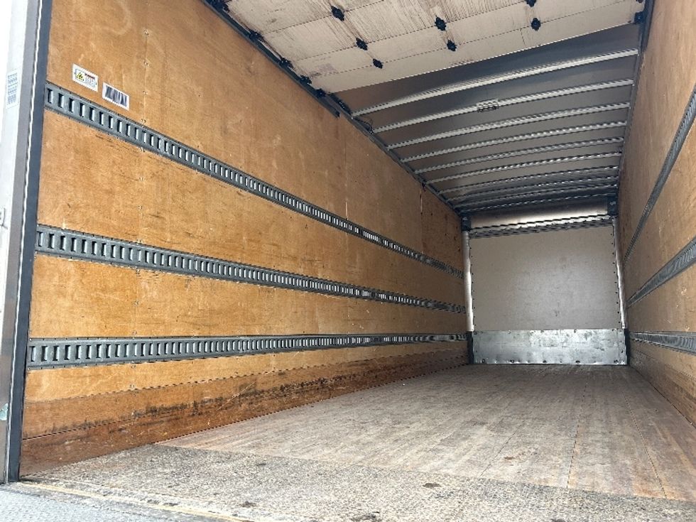 Medium Duty Box Truck-Light and Medium Duty Trucks-International-2022-MV607-Des Moines-IA-118,993\n\t\tmiles-$ 66,000 - Image 11