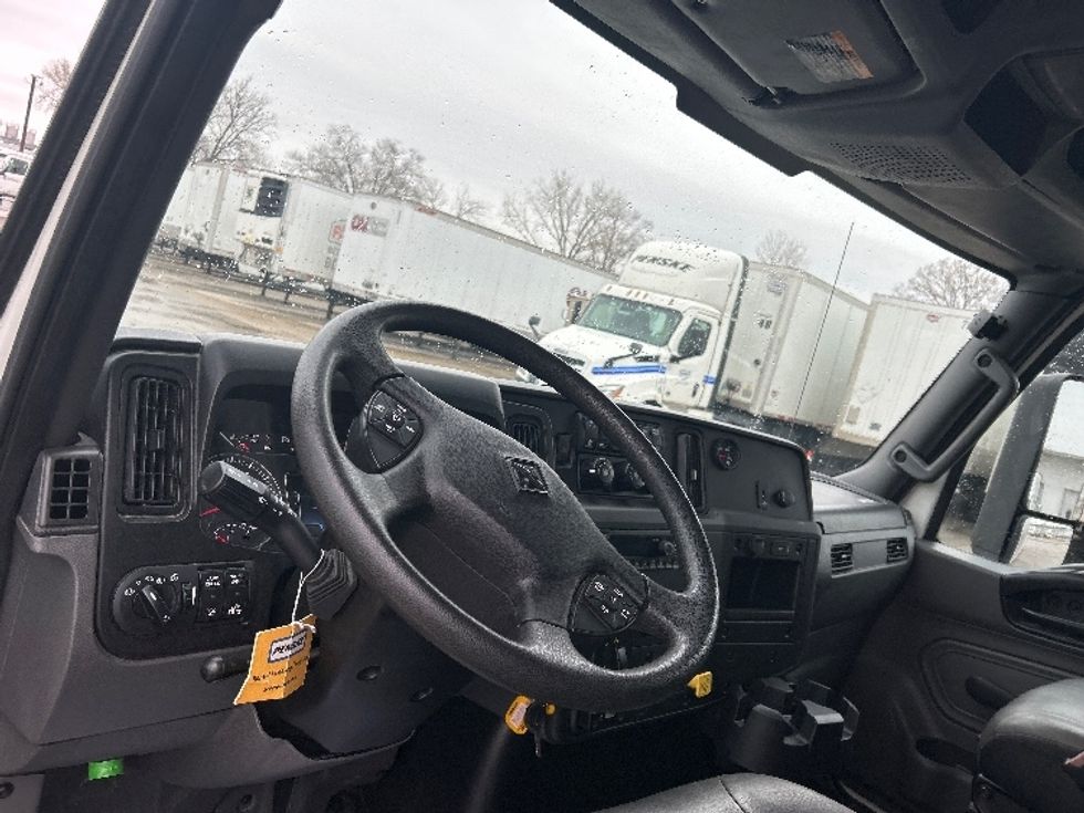 Medium Duty Box Truck-Light and Medium Duty Trucks-International-2022-MV607-Des Moines-IA-118,993\n\t\tmiles-$ 66,000 - Image 17