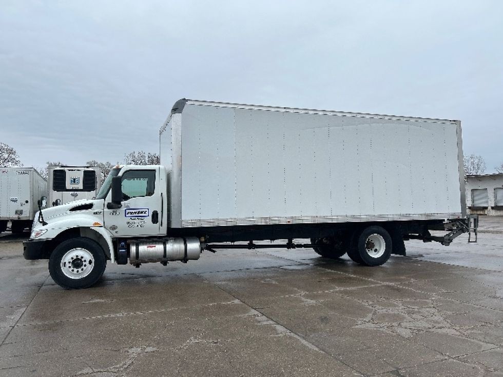 Medium Duty Box Truck-Light and Medium Duty Trucks-International-2022-MV607-Des Moines-IA-118,993\n\t\tmiles-$ 66,000 - Image 4