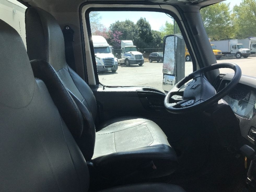 Medium Duty Box Truck-Light and Medium Duty Trucks-International-2022-MV607-Duluth-GA-113,921\n\t\tmiles-$ 78,000 - Image 22