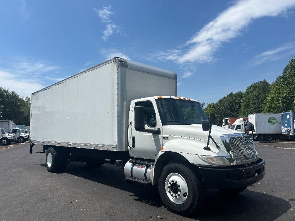 Medium Duty Box Truck-Light and Medium Duty Trucks-International-2022-MV607-Duluth-GA-356,880\n\t\tmiles-$ 23,250 - Image 1