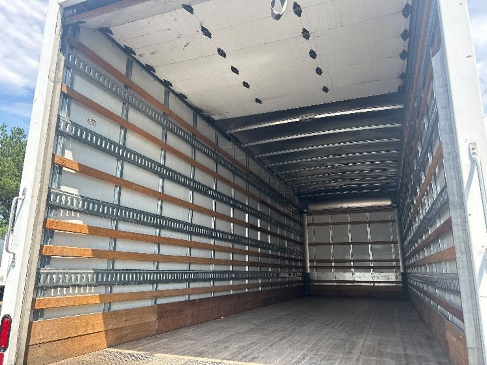 Medium Duty Box Truck-Light and Medium Duty Trucks-International-2022-MV607-Duluth-GA-356,880\n\t\tmiles-$ 23,250 - Image 11