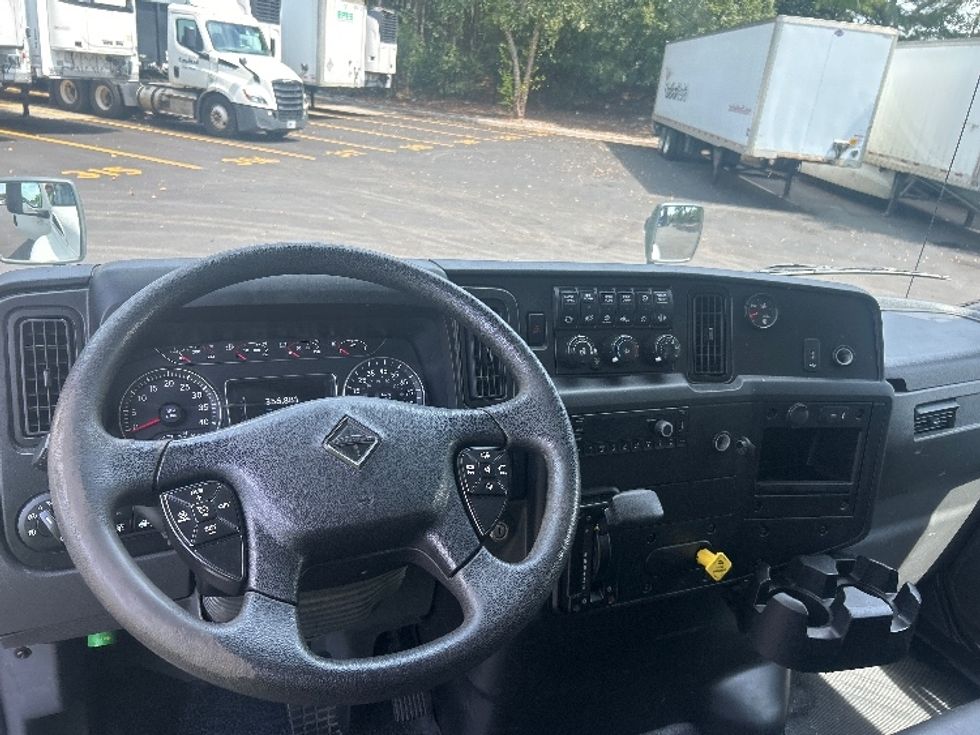Medium Duty Box Truck-Light and Medium Duty Trucks-International-2022-MV607-Duluth-GA-356,880\n\t\tmiles-$ 23,250 - Image 17
