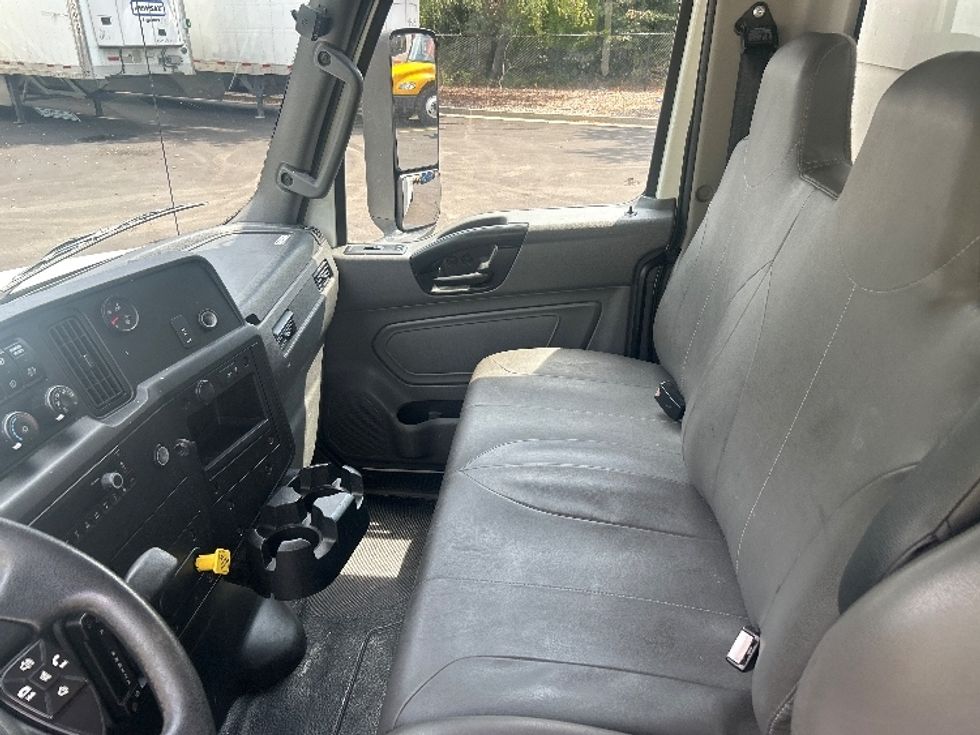 Medium Duty Box Truck-Light and Medium Duty Trucks-International-2022-MV607-Duluth-GA-356,880\n\t\tmiles-$ 23,250 - Image 19