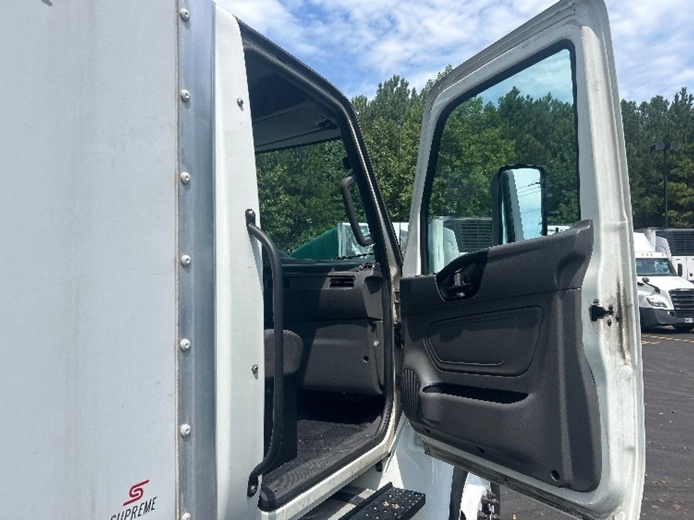 Medium Duty Box Truck-Light and Medium Duty Trucks-International-2022-MV607-Duluth-GA-356,880\n\t\tmiles-$ 23,250 - Image 20