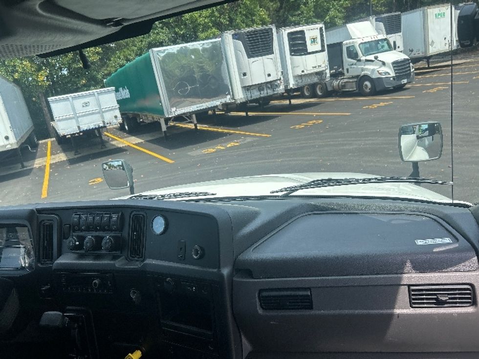 Medium Duty Box Truck-Light and Medium Duty Trucks-International-2022-MV607-Duluth-GA-356,880\n\t\tmiles-$ 23,250 - Image 21