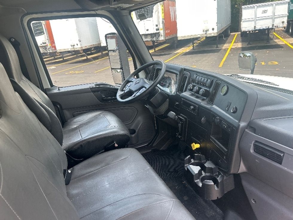 Medium Duty Box Truck-Light and Medium Duty Trucks-International-2022-MV607-Duluth-GA-356,880\n\t\tmiles-$ 23,250 - Image 22