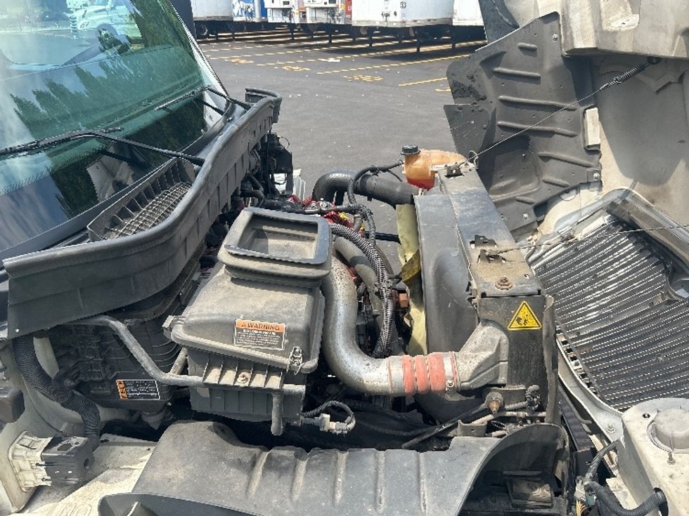 Medium Duty Box Truck-Light and Medium Duty Trucks-International-2022-MV607-Duluth-GA-356,880\n\t\tmiles-$ 23,250 - Image 23