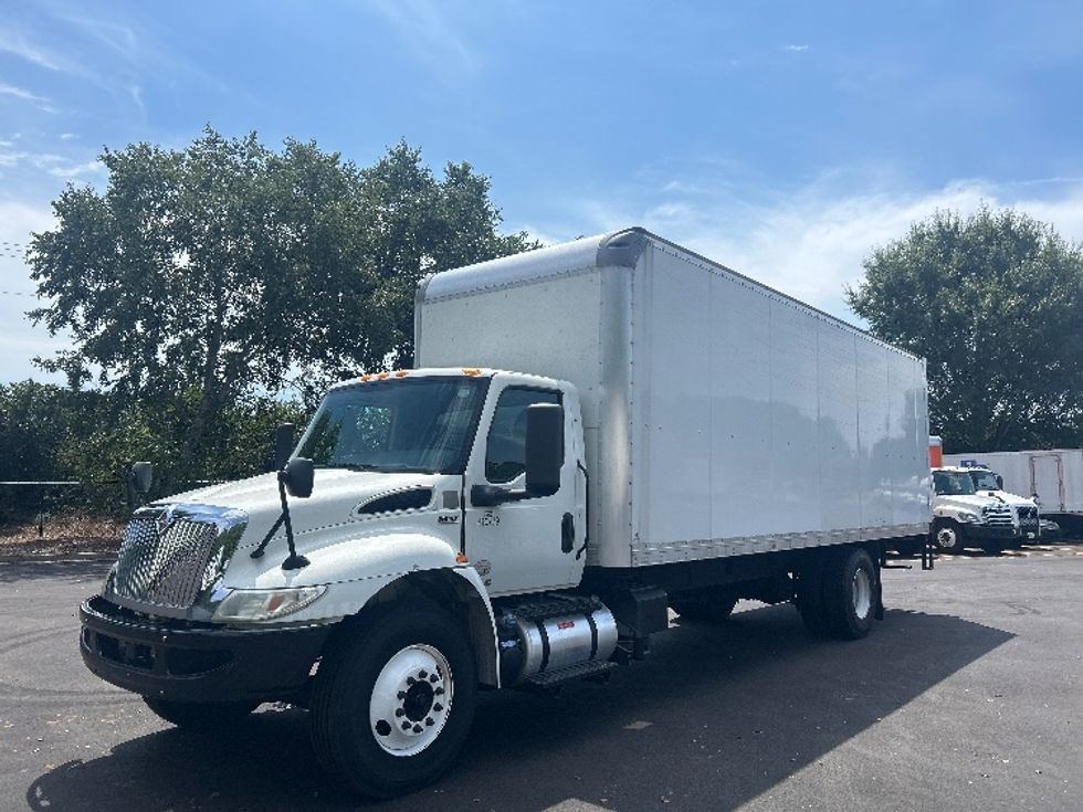 Medium Duty Box Truck-Light and Medium Duty Trucks-International-2022-MV607-Duluth-GA-356,880\n\t\tmiles-$ 23,250 - Image 3