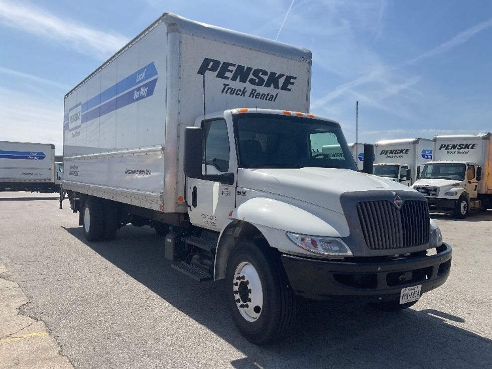 Medium Duty Box Truck-Light and Medium Duty Trucks-International-2022-MV607-Earth City-MO-121,669\n\t\tmiles-$ 71,250 - Image 1