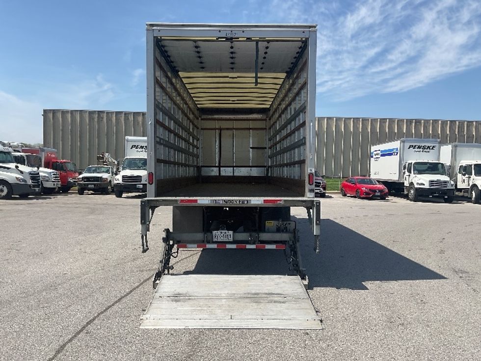 Medium Duty Box Truck-Light and Medium Duty Trucks-International-2022-MV607-Earth City-MO-121,669\n\t\tmiles-$ 71,250 - Image 9