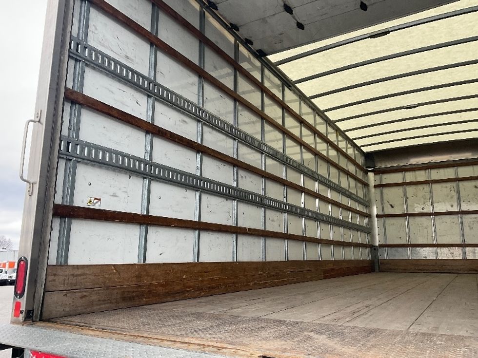 Medium Duty Box Truck-Light and Medium Duty Trucks-International-2022-MV607-Earth City-MO-224,186\n\t\tmiles-$ 44,000 - Image 11