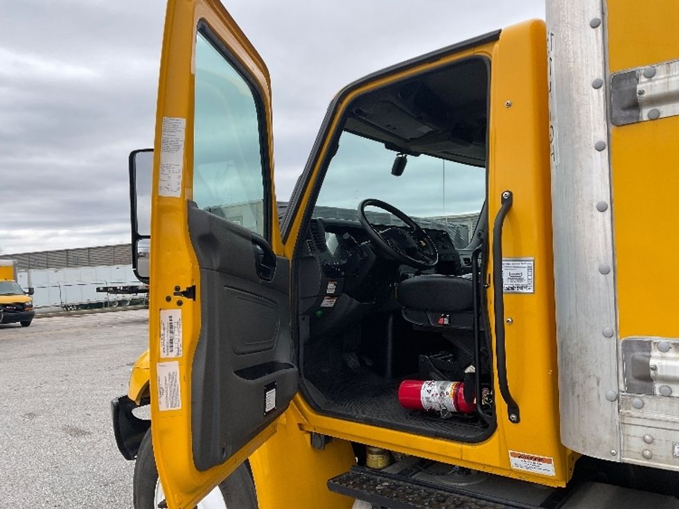 Medium Duty Box Truck-Light and Medium Duty Trucks-International-2022-MV607-Earth City-MO-224,186\n\t\tmiles-$ 44,000 - Image 16