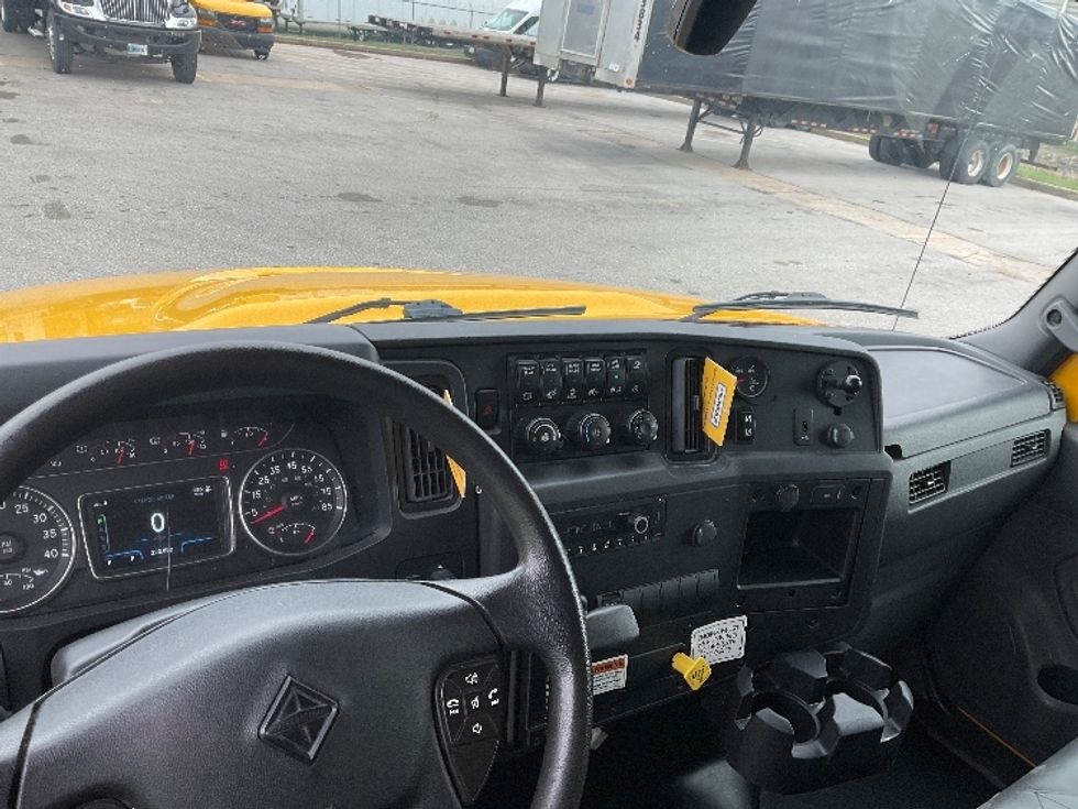 Medium Duty Box Truck-Light and Medium Duty Trucks-International-2022-MV607-Earth City-MO-224,186\n\t\tmiles-$ 44,000 - Image 18