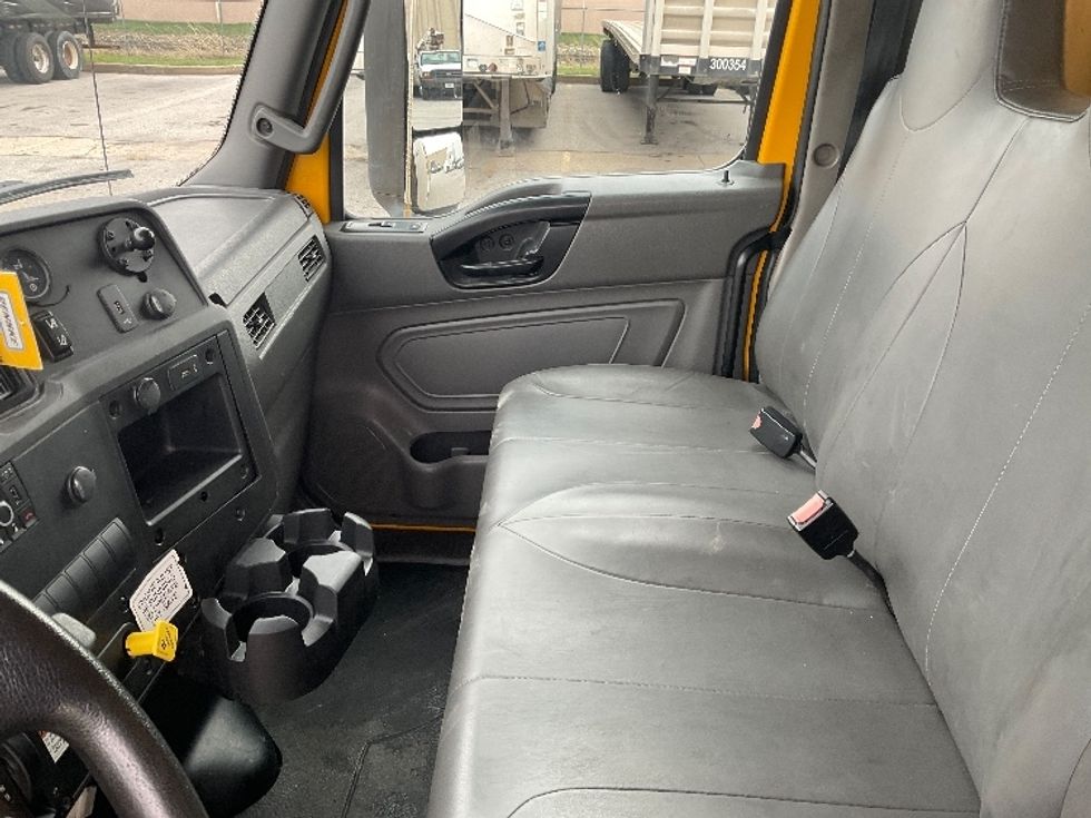 Medium Duty Box Truck-Light and Medium Duty Trucks-International-2022-MV607-Earth City-MO-224,186\n\t\tmiles-$ 44,000 - Image 19