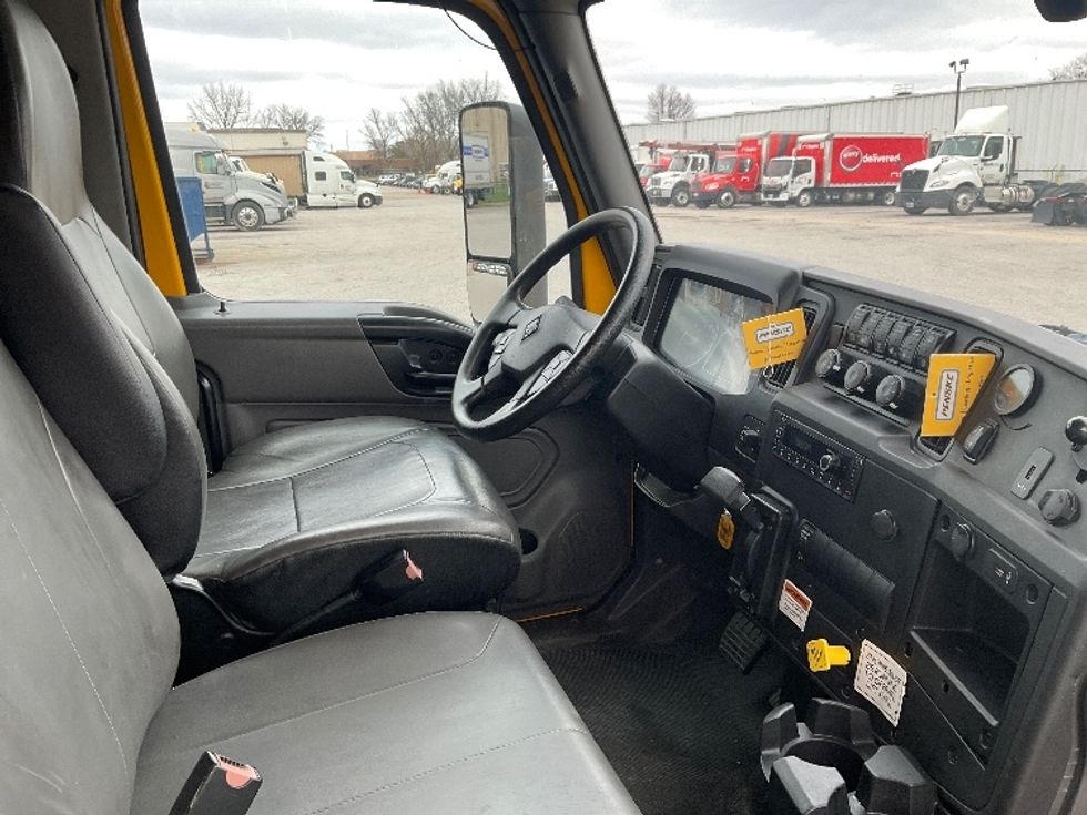 Medium Duty Box Truck-Light and Medium Duty Trucks-International-2022-MV607-Earth City-MO-224,186\n\t\tmiles-$ 44,000 - Image 22