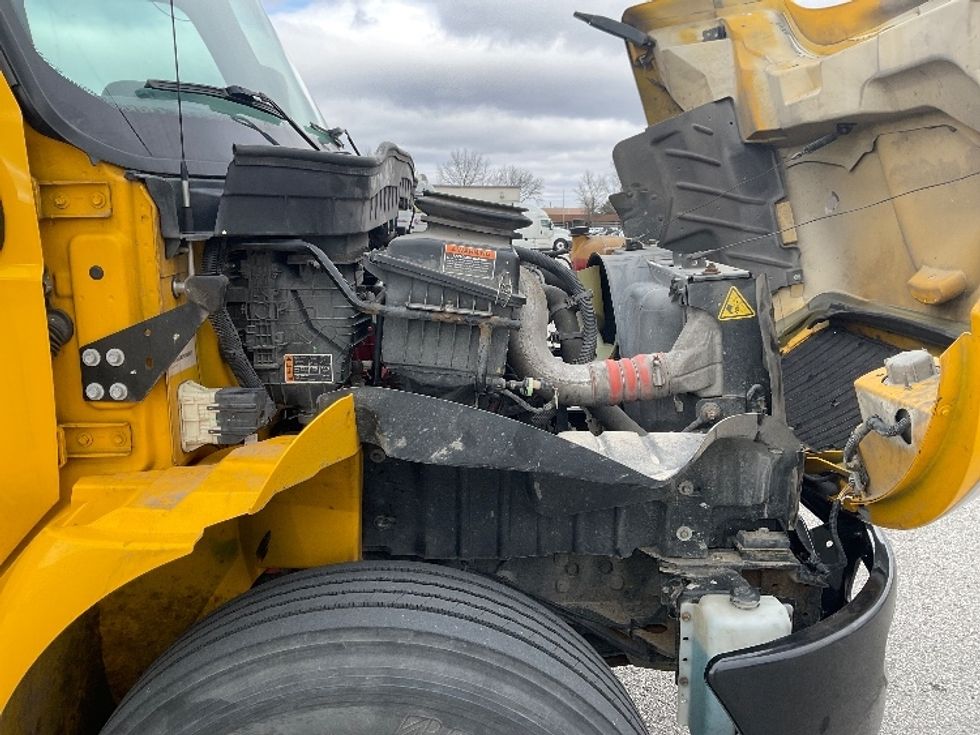 Medium Duty Box Truck-Light and Medium Duty Trucks-International-2022-MV607-Earth City-MO-224,186\n\t\tmiles-$ 44,000 - Image 23