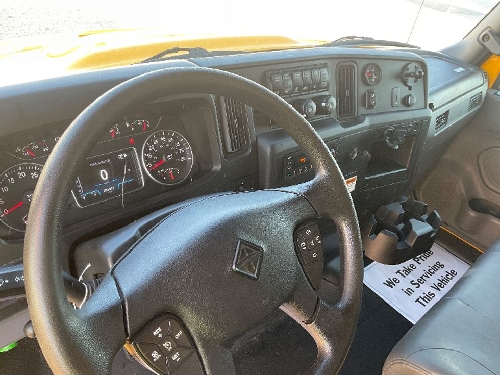 Medium Duty Box Truck-Light and Medium Duty Trucks-International-2022-MV607-Earth City-MO-234,537\n\t\tmiles-$ 38,500 - Image 17