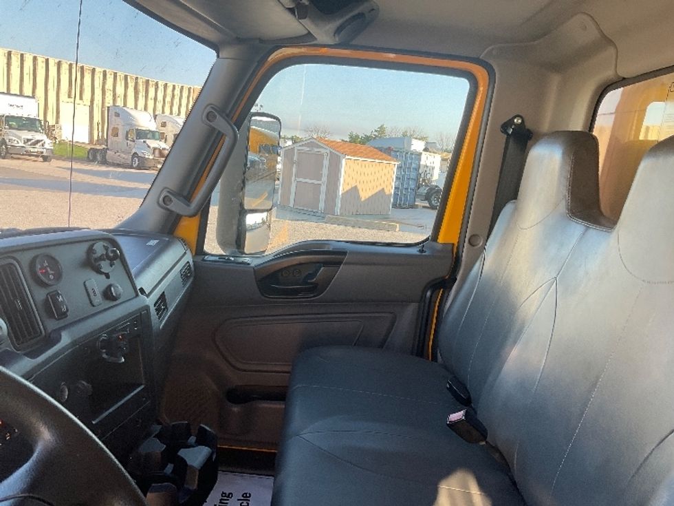 Medium Duty Box Truck-Light and Medium Duty Trucks-International-2022-MV607-Earth City-MO-234,537\n\t\tmiles-$ 38,500 - Image 19