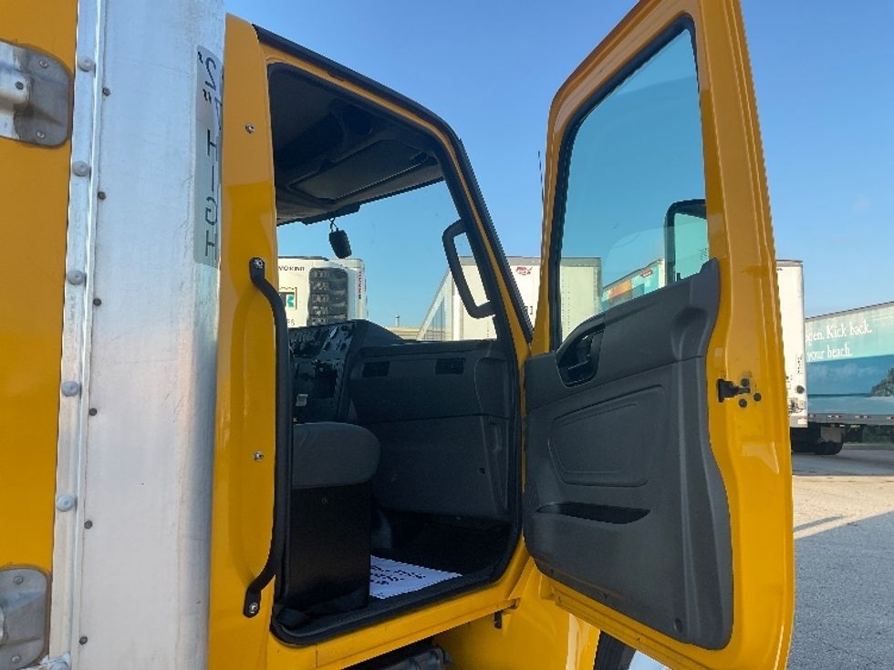 Medium Duty Box Truck-Light and Medium Duty Trucks-International-2022-MV607-Earth City-MO-234,537\n\t\tmiles-$ 38,500 - Image 20
