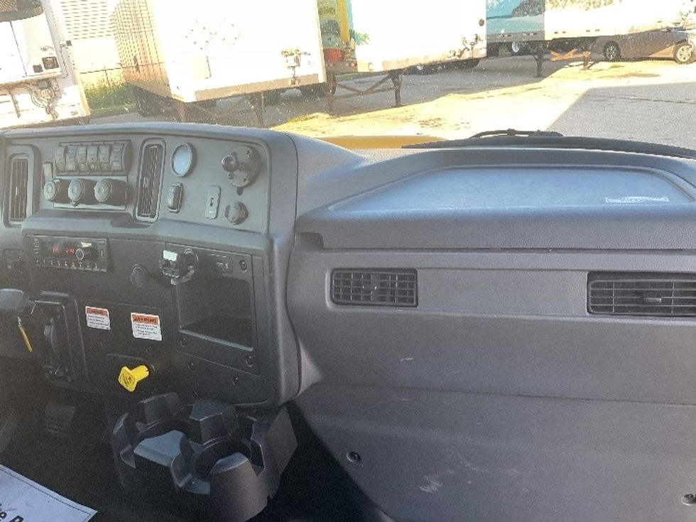 Medium Duty Box Truck-Light and Medium Duty Trucks-International-2022-MV607-Earth City-MO-234,537\n\t\tmiles-$ 38,500 - Image 21