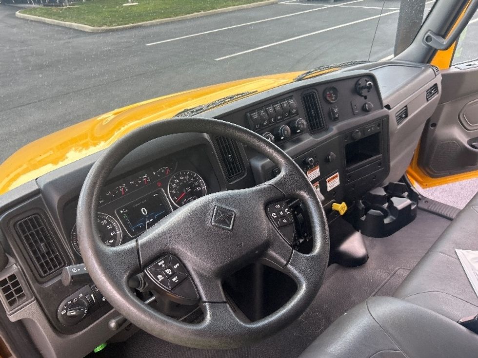 Medium Duty Box Truck-Light and Medium Duty Trucks-International-2022-MV607-Earth City-MO-243,657\n\t\tmiles-$ 36,750 - Image 17